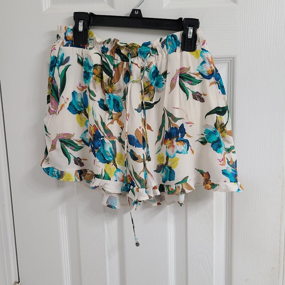 Floral ruffle shorts